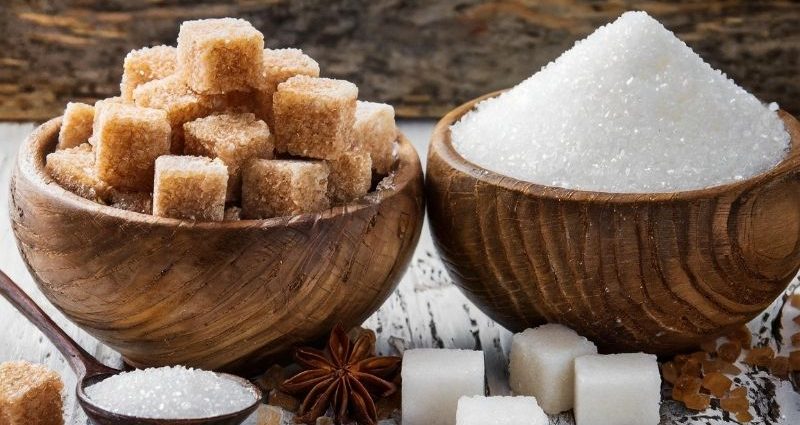 Koje su razlika između belog i smeđeg šećera?