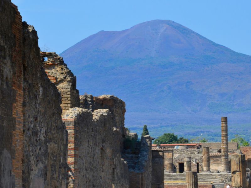 Pompeja u podnozju Vezuva, Pompeja u Italiji, Pompeja vulkan, vezuv vulkan