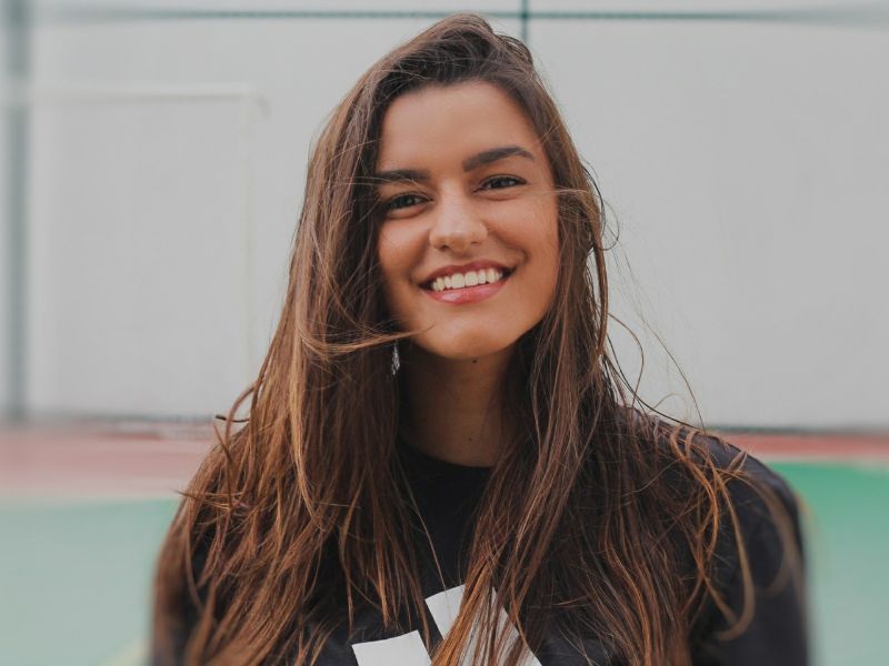 Šta znači kad neko sam sebe hvali, nos pod oblake, narcis, umisljen,