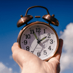 Kad se pomera sat 2026?