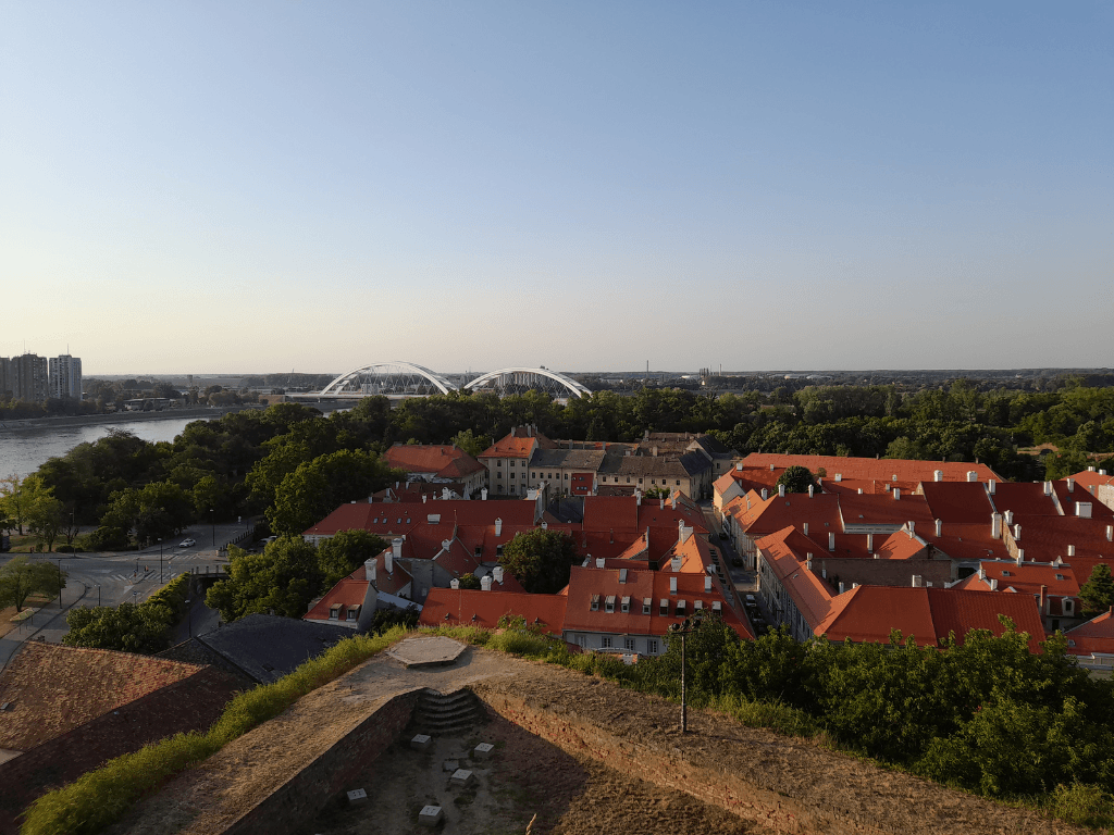 šta videti u novom sadu, novi sad znamenitosti, turističke atrakcije novi sad, petrovaradinska tvrđava, dunavski park, centar novog sada, vikend u novom sadu, šta obići u novom sadu,